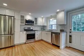 33 Melrose Avenue, Barrington, RI 02806 - Image #2