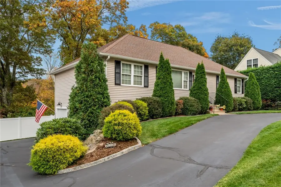 6 Emerson Court, West Warwick, RI 02893 - Image #3