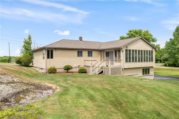 247 W Wrentham Road, Cumberland, RI 02864