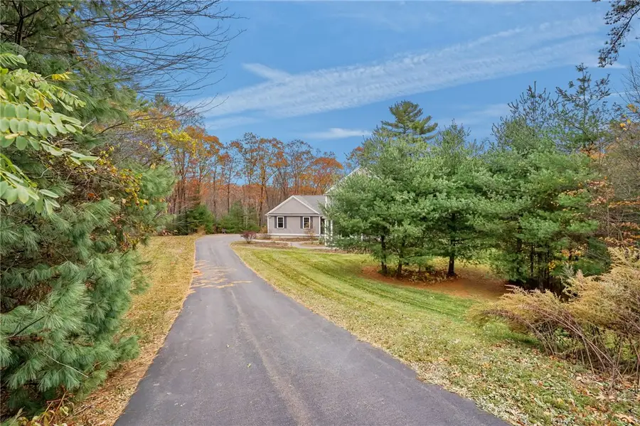 36 Clark Road, Uxbridge, MA 01569 - Image #2