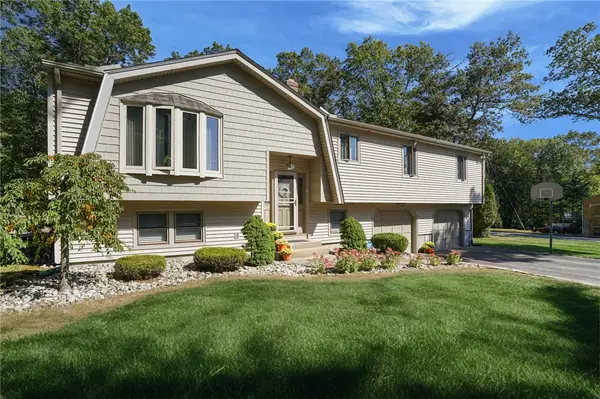 23 Maureen Drive, Smithfield, RI 02917