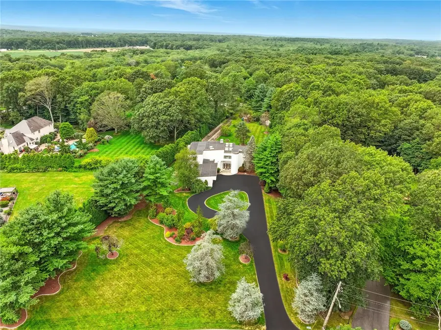 129 Valerie Court, Cranston, RI 02921 - Image #3