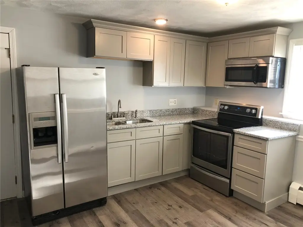 422 Smithfield Avenue #1, Pawtucket, RI 02860 - Image #1