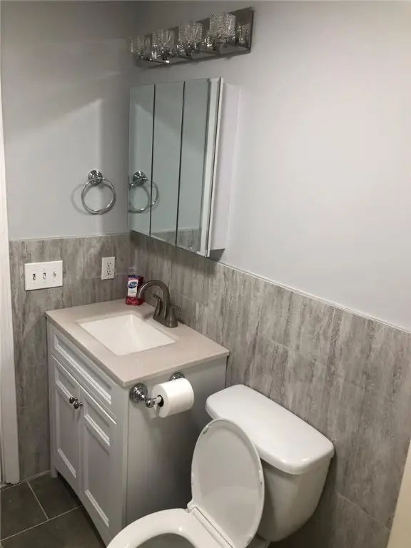 422 Smithfield Avenue #1, Pawtucket, RI 02860 - Image #2