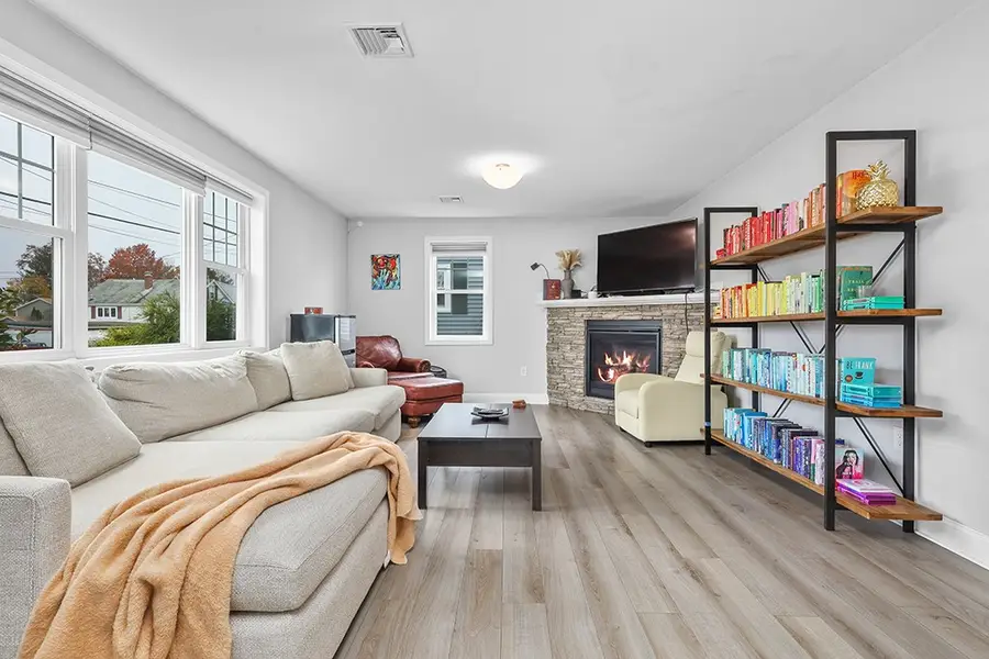 54 Raymond Street, East Providence, RI 02914 - Image #2