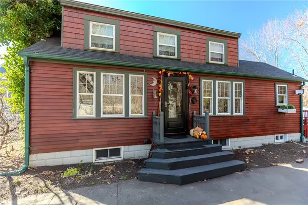 6 Wadsworth Avenue, Smithfield, RI 02917