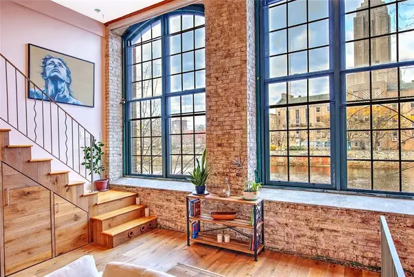 10 Exchange Court #203, Pawtucket, RI 02860