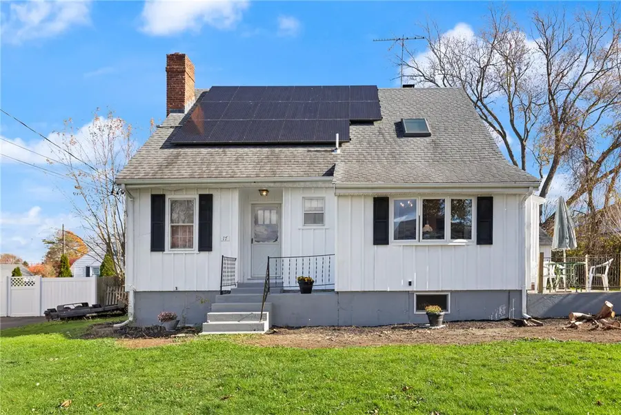 17 Underwood Lane, Middletown, RI 02842 - Image #2