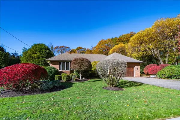 40 Phenix Ridge Drive, Cranston, RI 02921