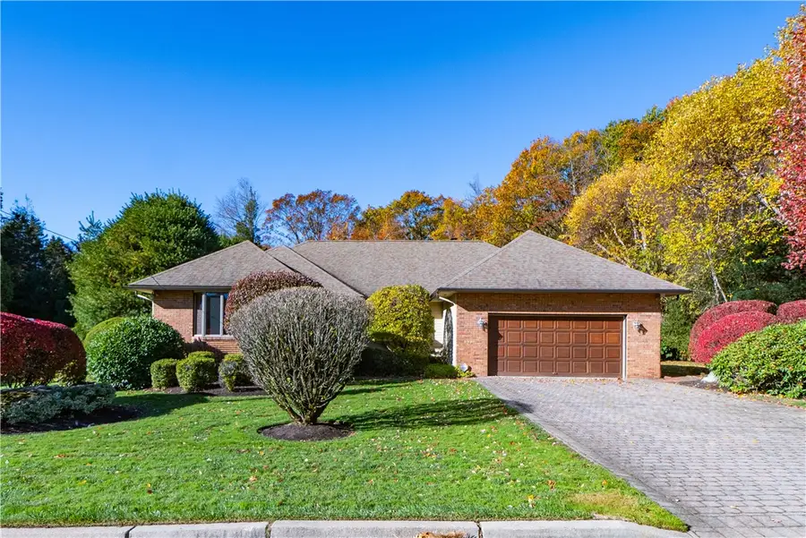 40 Phenix Ridge Drive, Cranston, RI 02921 - Image #2