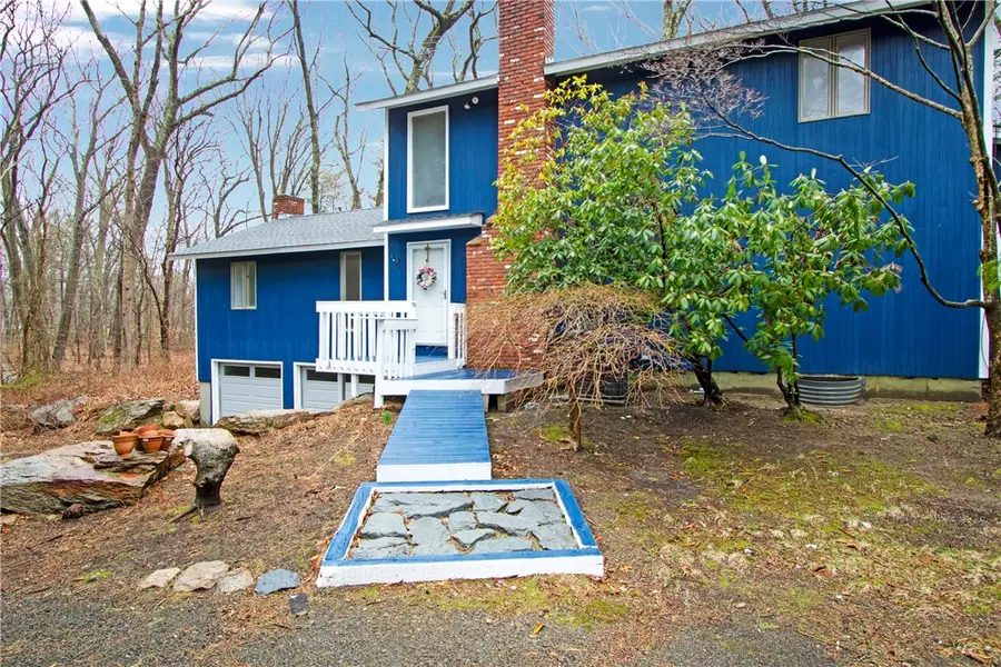 20 Holly Hill Court, East Greenwich, RI 02818 - Image #2