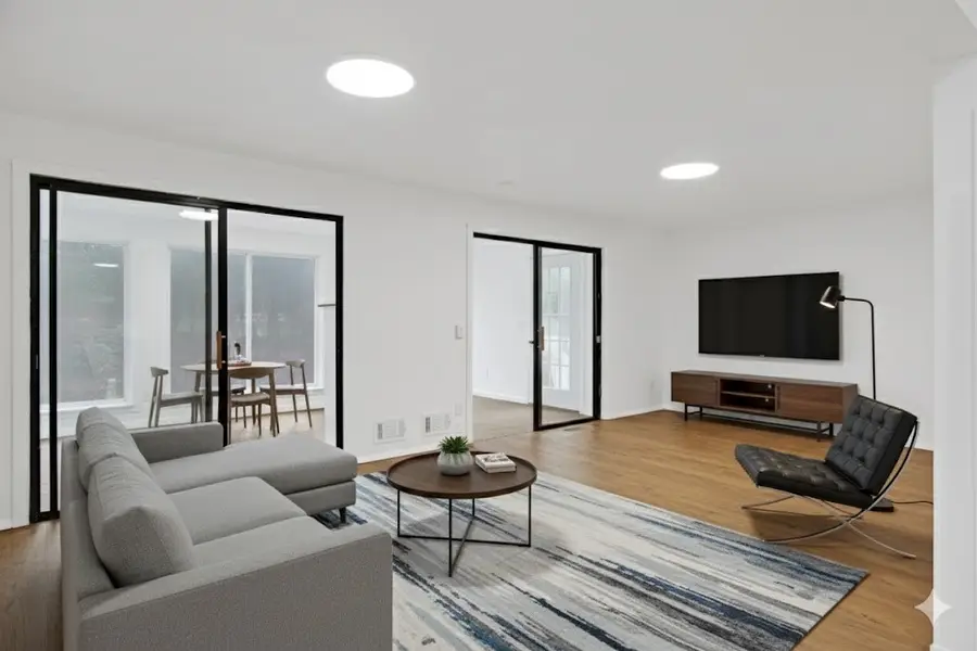 20 Holly Hill Court, East Greenwich, RI 02818 - Image #3