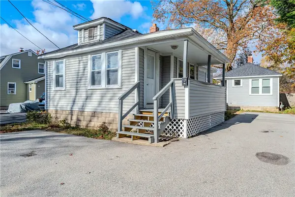 83 Ottawa Avenue, Warwick, RI 02889