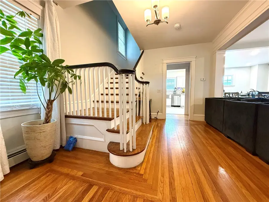 372 Farmington Avenue, Cranston, RI 02920 - Image #3