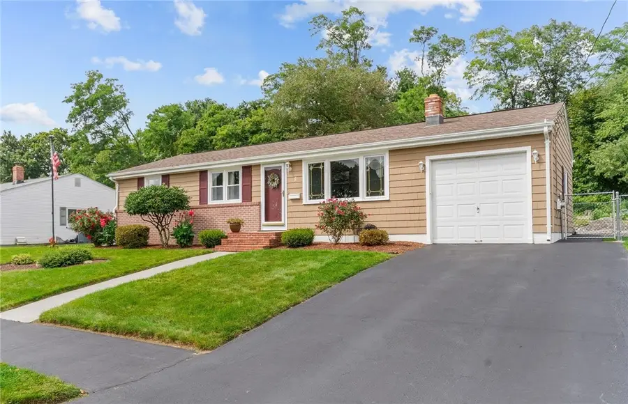 11 Red Robin Road, Cranston, RI 02920 - Image #3