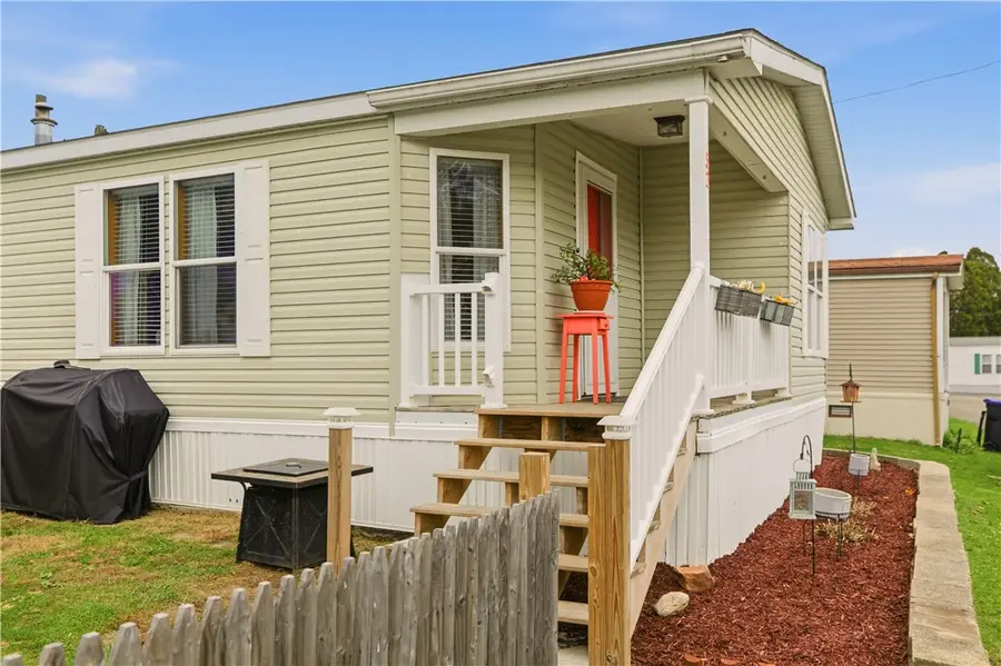 52 Bradley Terrace, Portsmouth, RI 02871 - Image #3