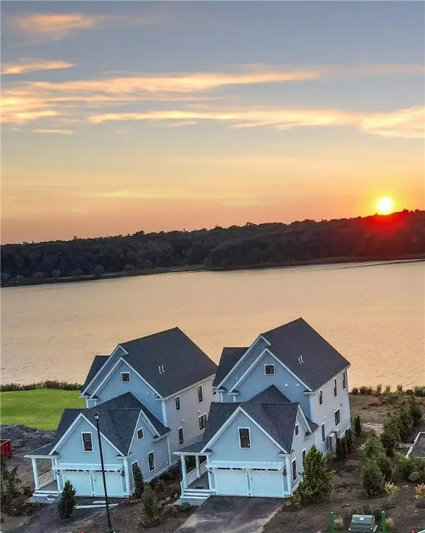 132 East Point Drive, East Providence, RI 02916