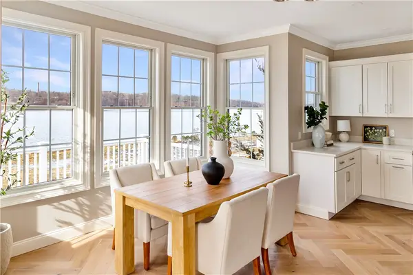 114 East Point Drive, East Providence, RI 02916