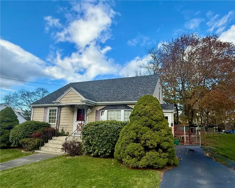 48 Hambly Road, Tiverton, RI 02878 - Image #2