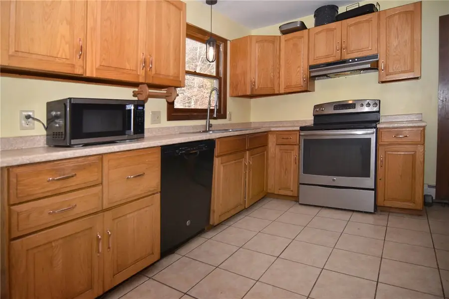 153 Fairview Avenue, Hope Valley, RI 02832 - Image #3