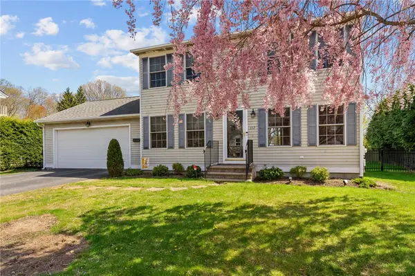 112 Greenwich Avenue, Warwick, RI 02886