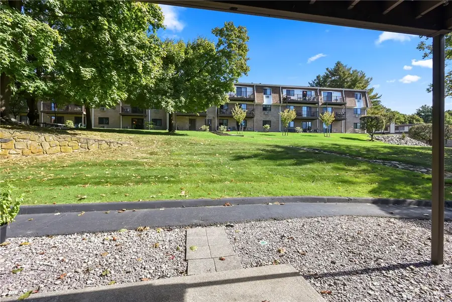 750 Quaker Lane #B101, Warwick, RI 02818 - Image #2