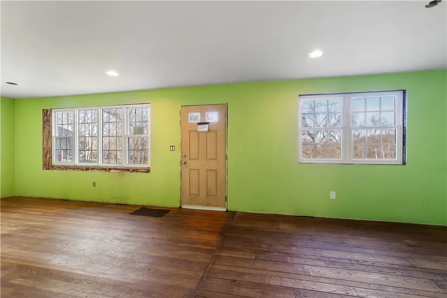 105 Borden Road, Tiverton, RI 02878 - Image #2