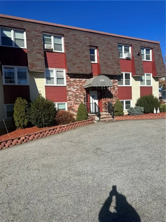 424 Smithfield Avenue #1, Pawtucket, RI 02860 - Image #1
