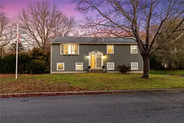 25 Fawn Lane, West Warwick, RI 02893