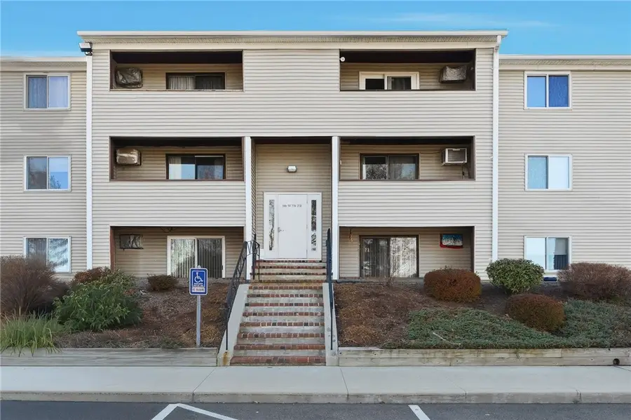 129 Quaker Highway #6, Uxbridge, MA 01569 - Image #2
