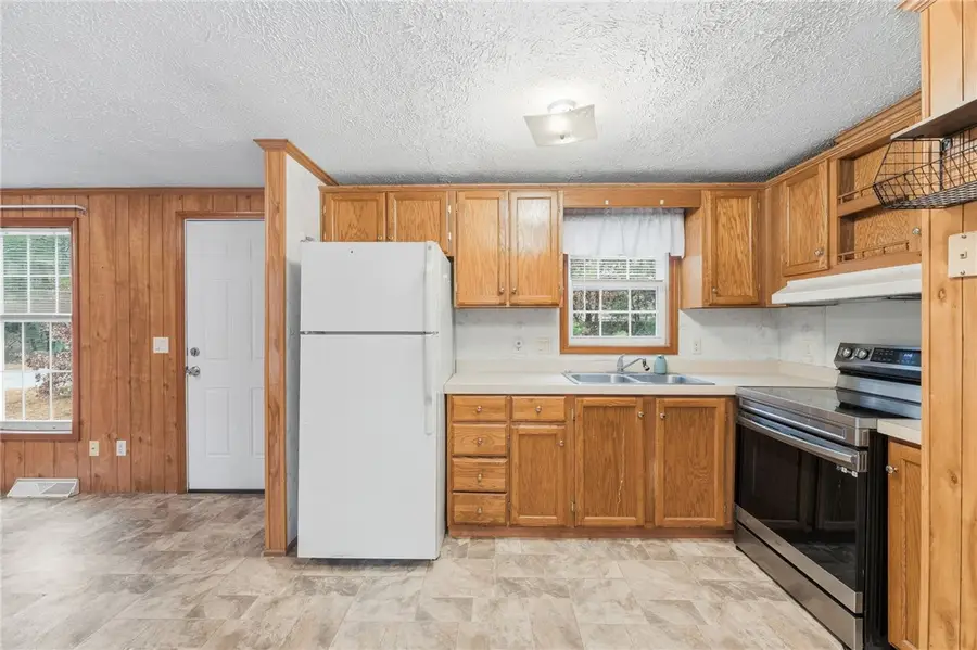 111 Mishnock Road, West Greenwich, RI 02817 - Image #3