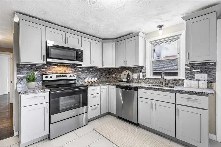 41 Gleason Street, Cranston, RI 02910 - Image #3