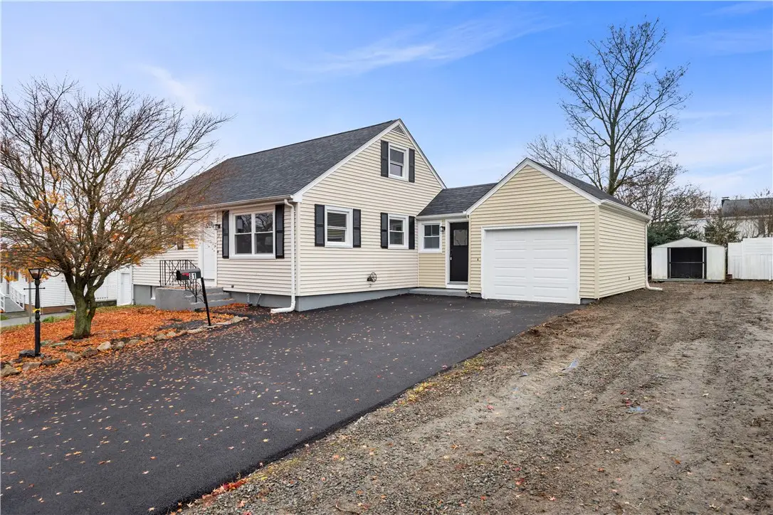 81 Kenyon Road, Tiverton, RI 02878 - Image #1