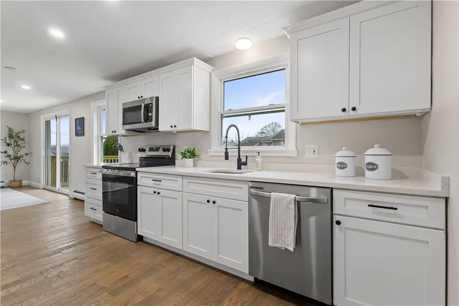 81 Kenyon Road, Tiverton, RI 02878 - Image #2