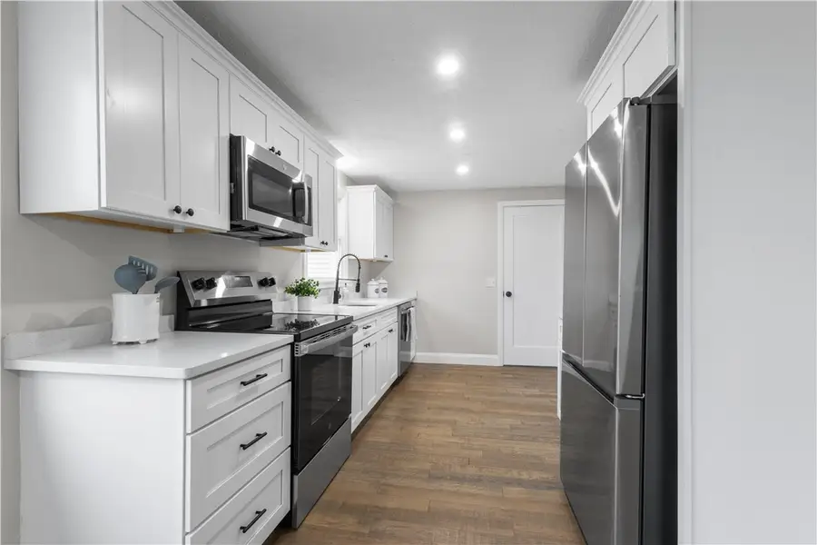 81 Kenyon Road, Tiverton, RI 02878 - Image #3