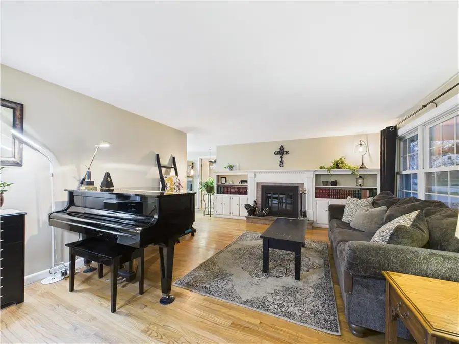 77 Fairfield Drive, North Kingstown, RI 02852 - Image #3