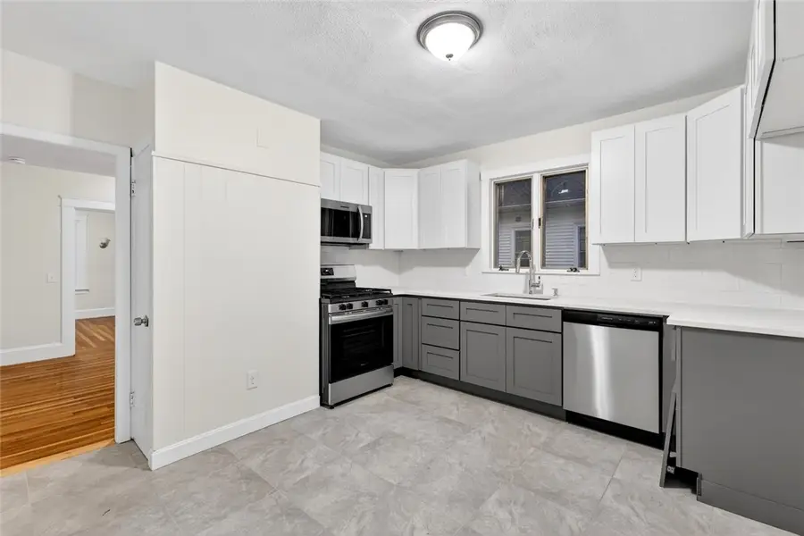 41 Rounds Avenue, Providence, RI 02907 - Image #3