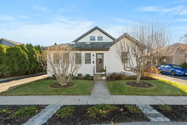 32 Country Club Drive, Warwick, RI 02888