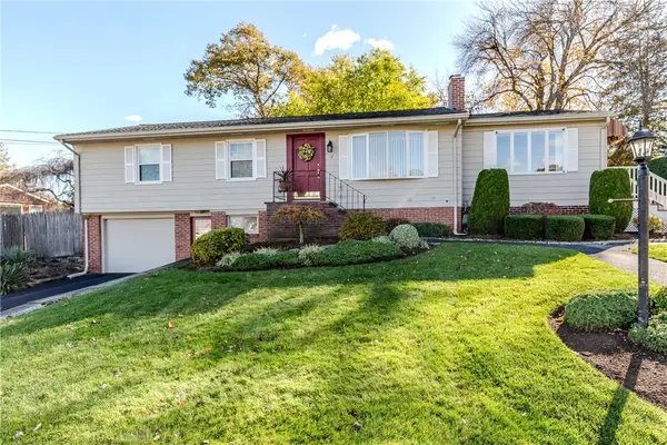 17 Woodview Drive, Cranston, RI 02920