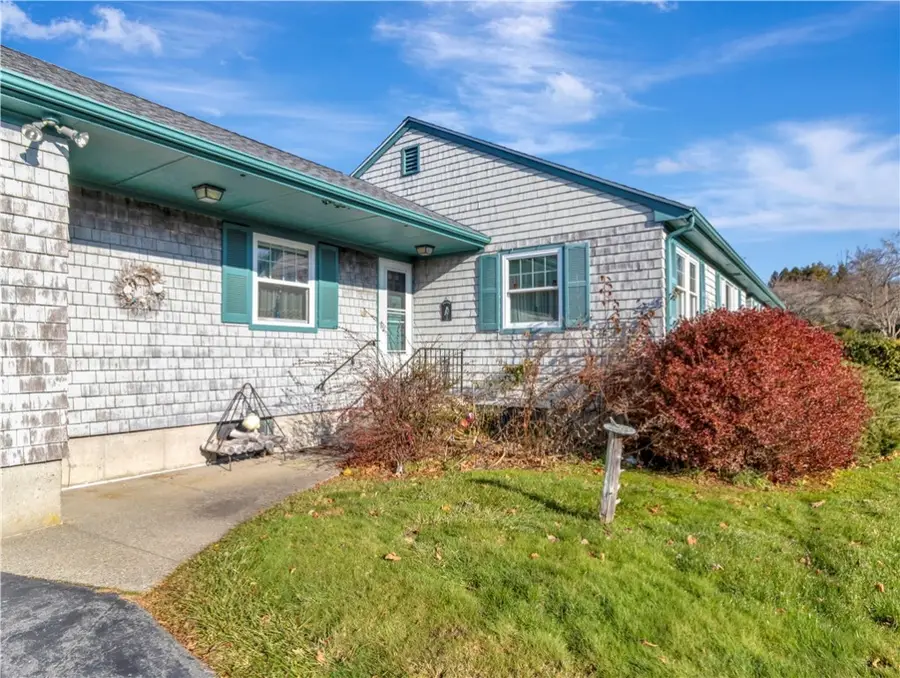 89 North Court, Tiverton, RI 02878 - Image #2