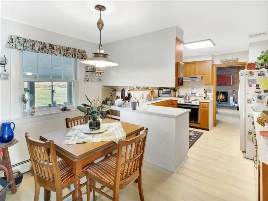 89 North Court, Tiverton, RI 02878 - Image #3