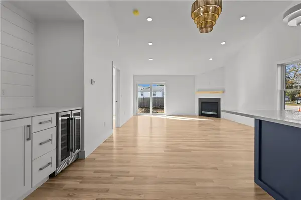 700 Sandy Lane #3, Warwick, RI 02889