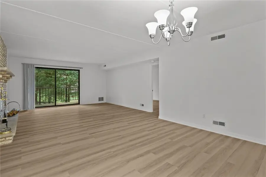 650 East Greenwich Avenue #6-101, West Warwick, RI 02893 - Image #3