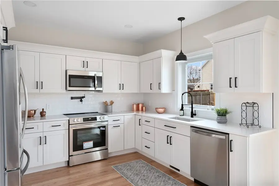 27 Holly Street, Riverside, RI 02915 - Image #3