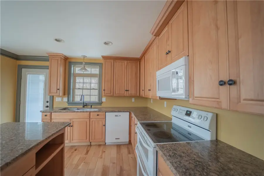 44 Decubellis Court, Glocester, RI 02814 - Image #3