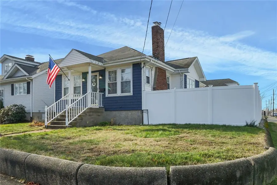 496 Daggett Avenue, Pawtucket, RI 02861 - Image #2