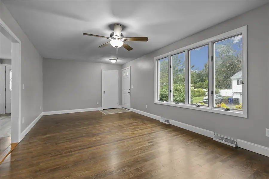 85 Canario Drive, Warren, RI 02885 - Image #3