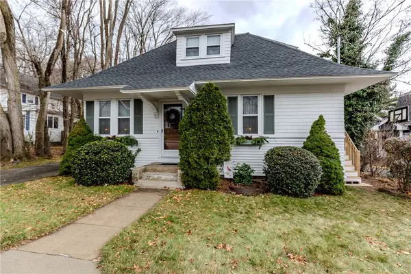 357 Warwick Neck Avenue, Warwick, RI 02889