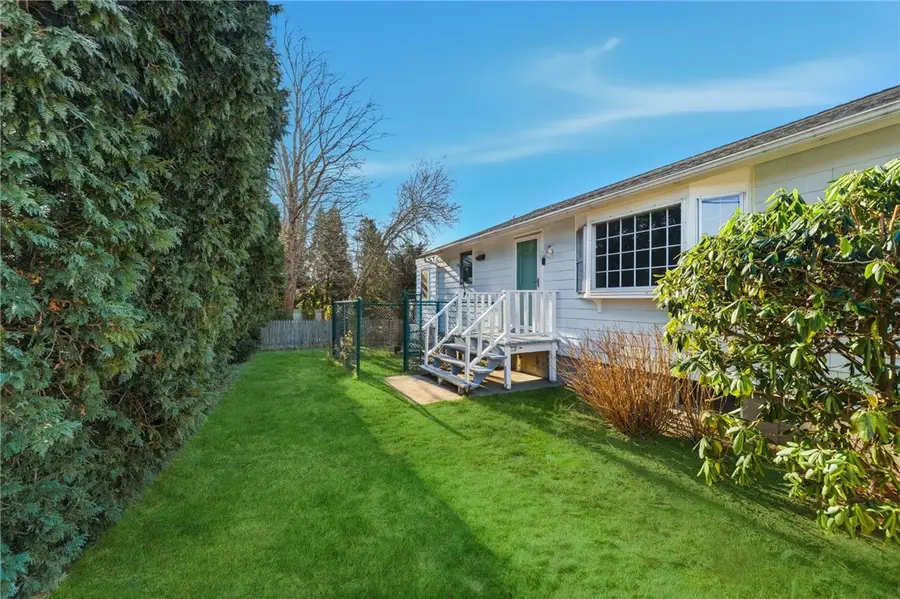 382 Beavertail Road, Jamestown, RI 02835 - Image #2