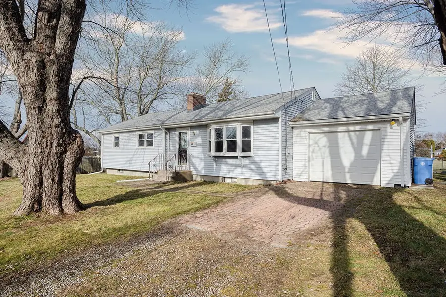 11 Granada Terrace, Middletown, RI 02842 - Image #2